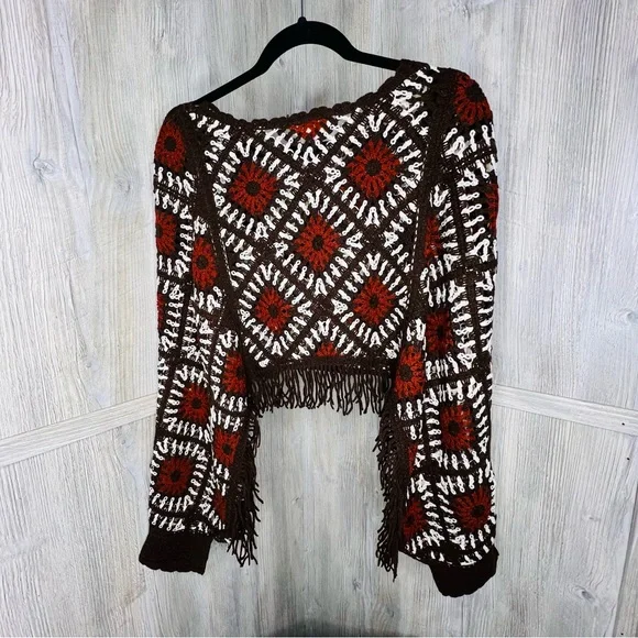 House of Harlow 1960 Crocheted Fringe Shawl - Picture 5 of 6